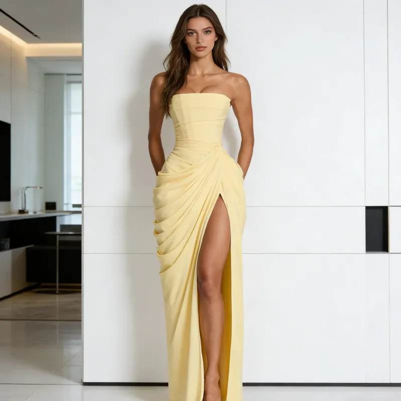 Damen Elegantes Abendkleid mit schulterfreier Silhouette und geschmeidiger Drapierung – Élara