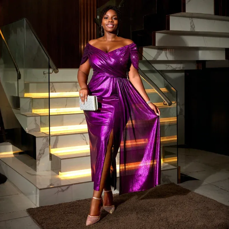 Damen glamouröses Abendkleid mit glänzendem Oberteil und eleganter Drapierung – Élara