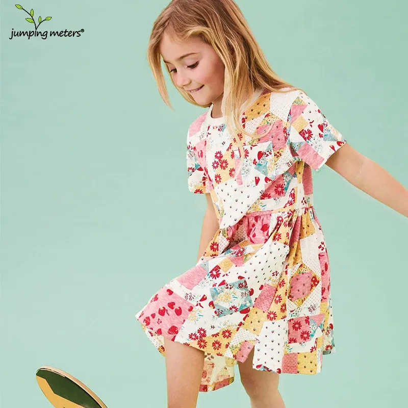 Mädchen Kurzarm Kleid mit fröhlichem Patchwork-Design