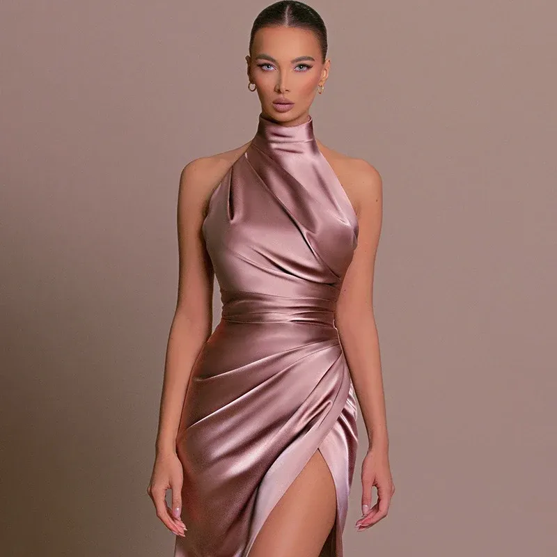 Damen glamouröses Abendkleid mit hohem Schlitz und eleganter Wickeloptik – Élara