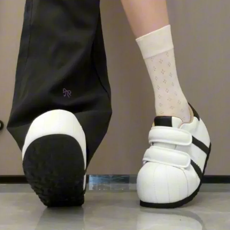 Damen Freizeitsneaker mit praktischem Klettverschluss – Névara
