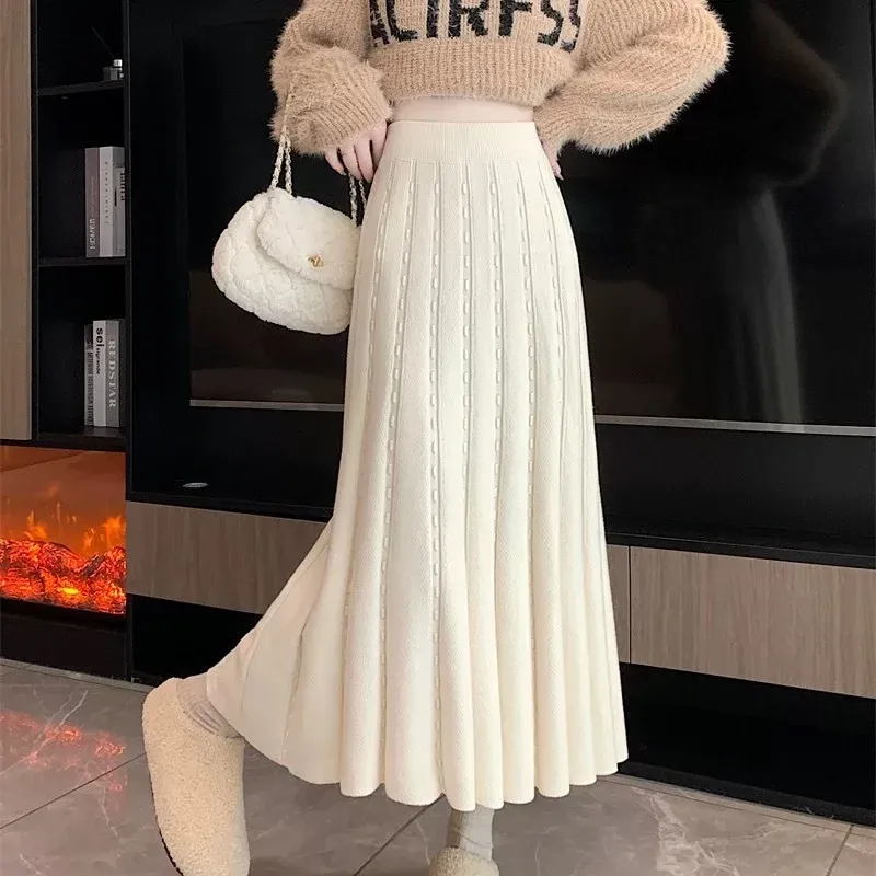 Damen Eleganter Plisseerock mit gehäkeltem Muster – Élara