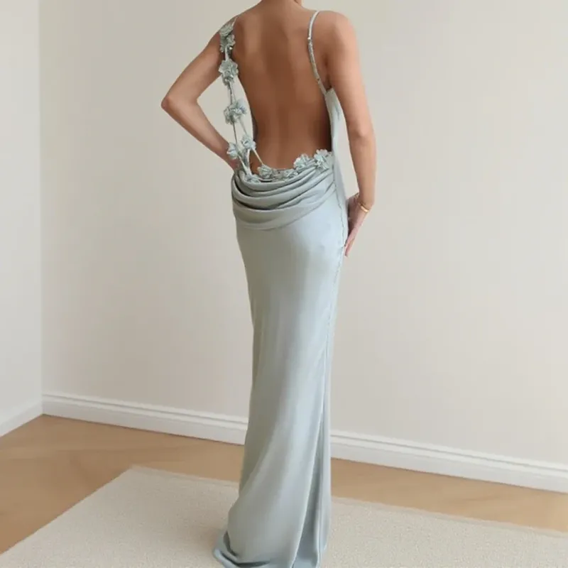 Damen Elegantes und figurbetontes Abendkleid mit schmalen Trägern – Élara