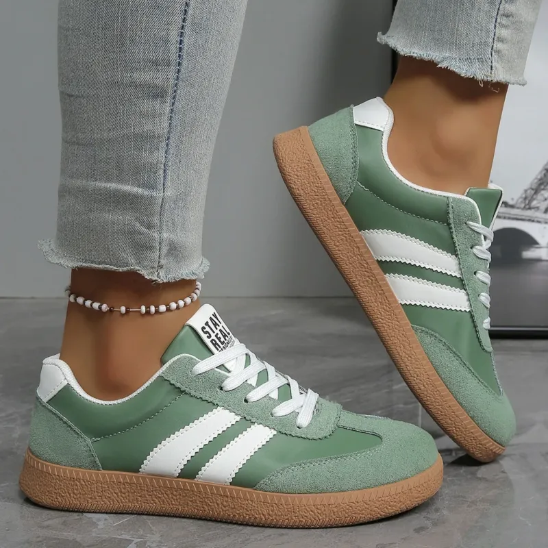 Damen Sneakers im sportlichen Retro-Design mit atmungsaktiven Mesh-Einsätzen und bequemer Sohle – Névara