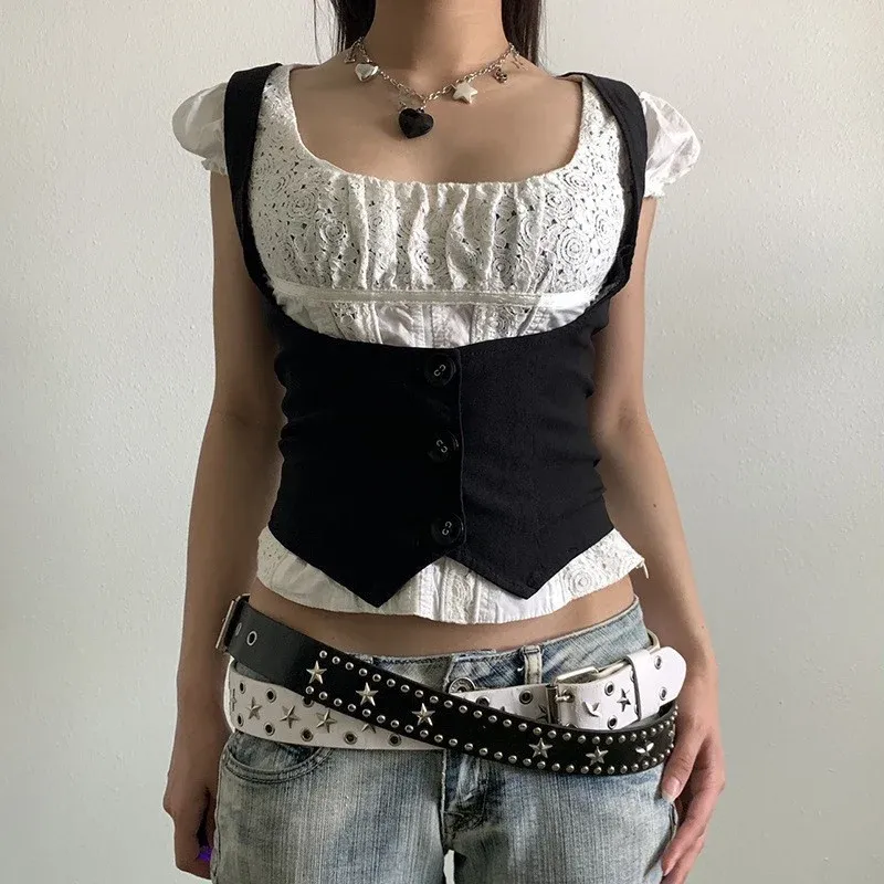 Damen Modisches Crop-Top mit eleganten Knopfdetails und tailliertem Schnitt – Orélia